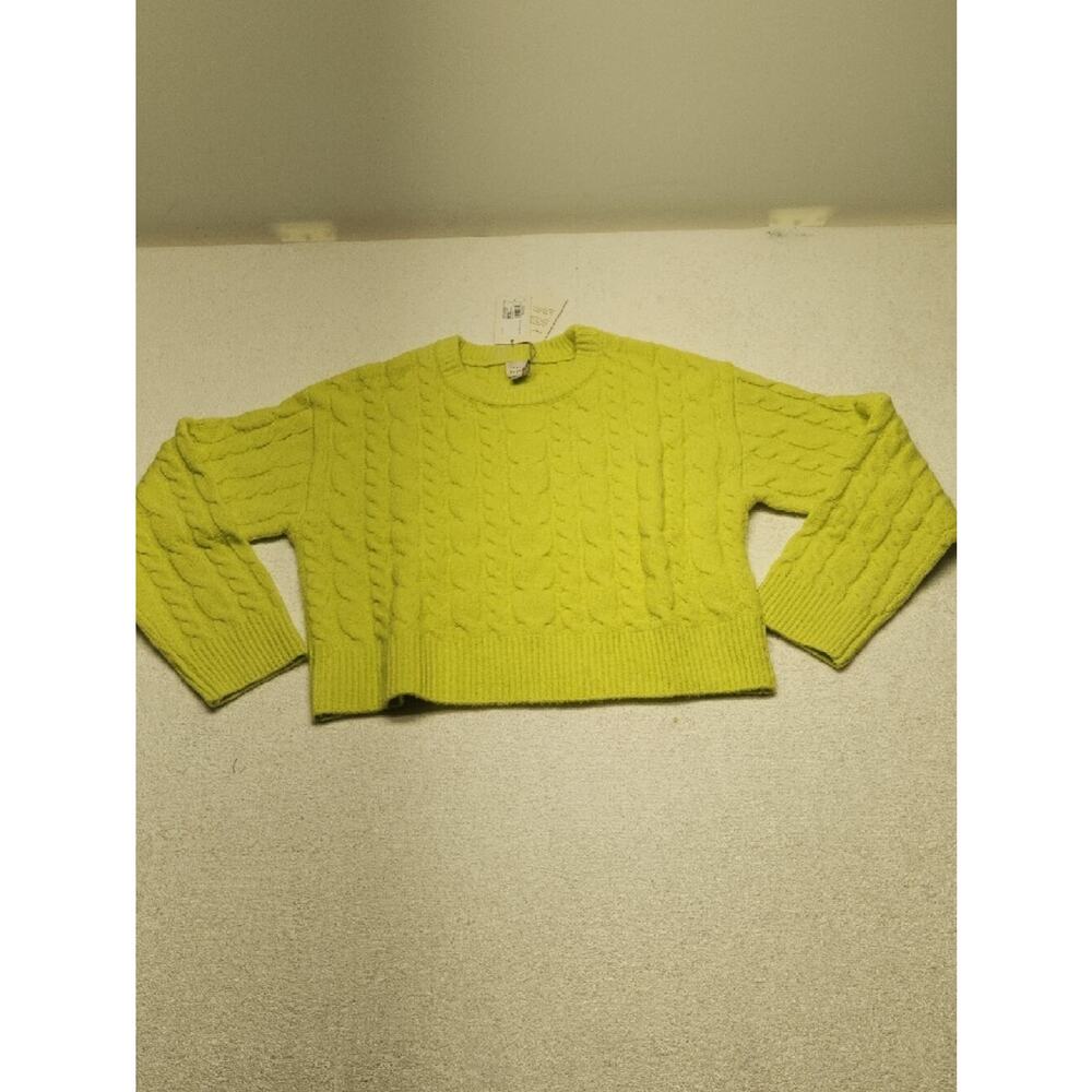 Cable Knit Crewneck Sweater in Lime Green A100 - Picture 2 of 11